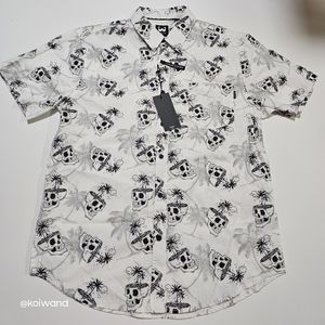 WXYZ Men's Button Up Blue Camp Shirt SKull Island Hawaiin 1 Pocket Size XL